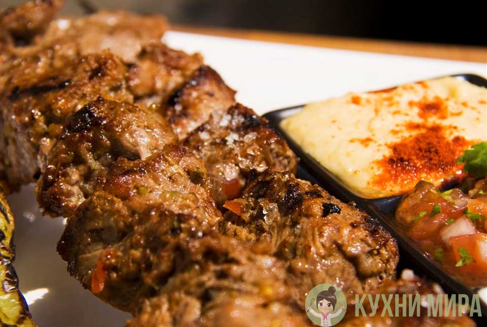 Сувлаки – греческие шашлички со свинины